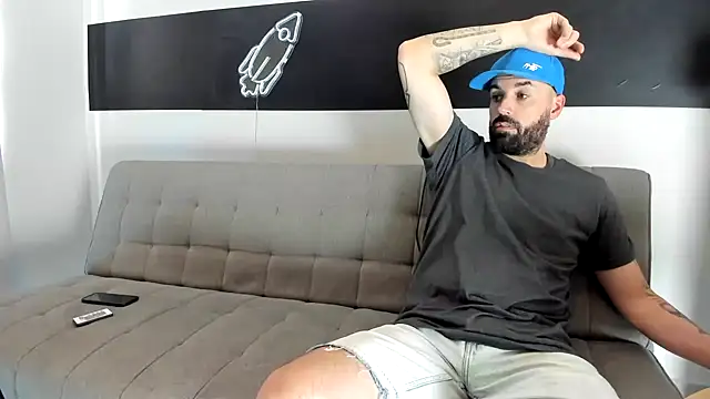 Snapshot of MattxFeet chatting on January 22, 8:59 pm MattxFeet online show from January 22, 8:59 pm