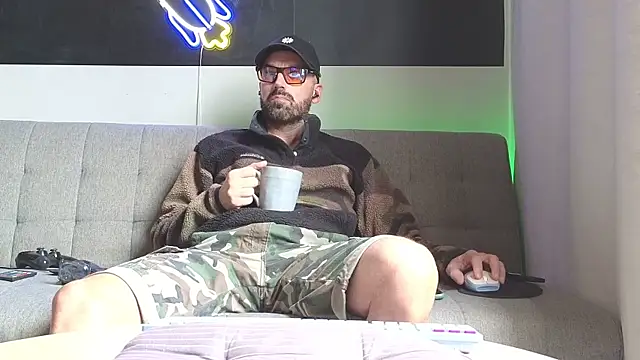 Snapshot of MattxFeet chatting on September 28, 12:21 pm MattxFeet online show from September 28, 12:21 pm