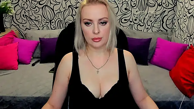 Hotdreamhere online show from December 11, 10:36 am