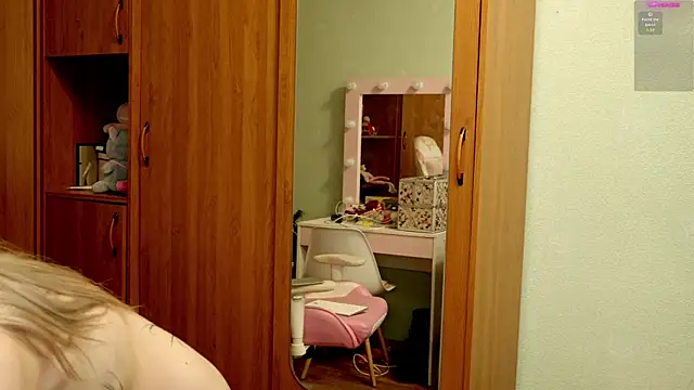 Snapshot of ho1yho1e chatting on January 26, 10:34 am ho1yho1e online show from January 26, 10:34 am