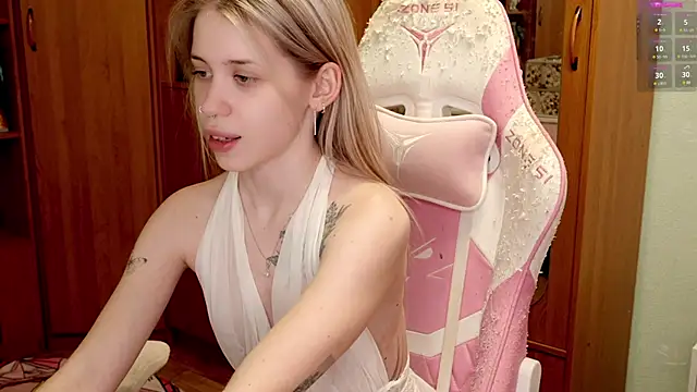 Snapshot of ho1yho1e chatting on February 23, 6:01 pm ho1yho1e online show from February 23, 6:01 pm