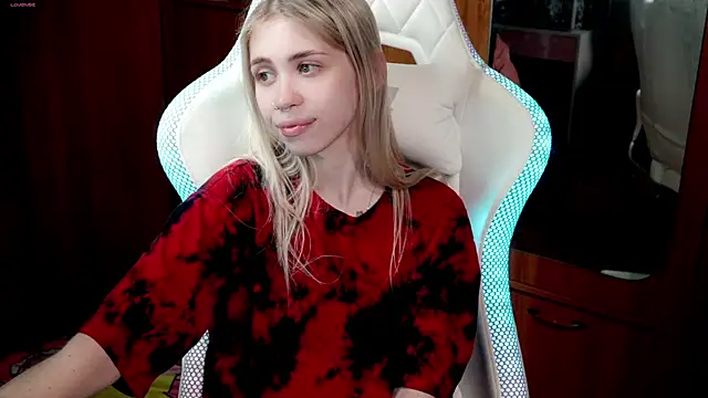 Snapshot of ho1yho1e chatting on October 16, 7:15 pm ho1yho1e online show from October 16, 7:15 pm