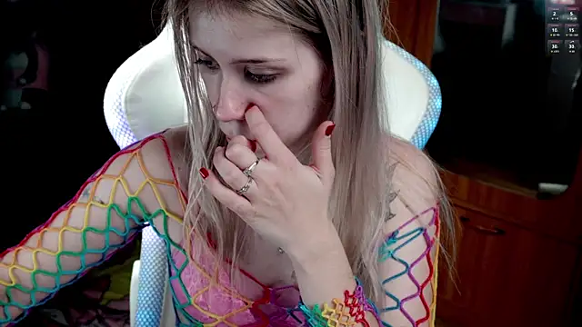 Snapshot of ho1yho1e chatting on December 1, 6:46 pm ho1yho1e online show from December 1, 6:46 pm