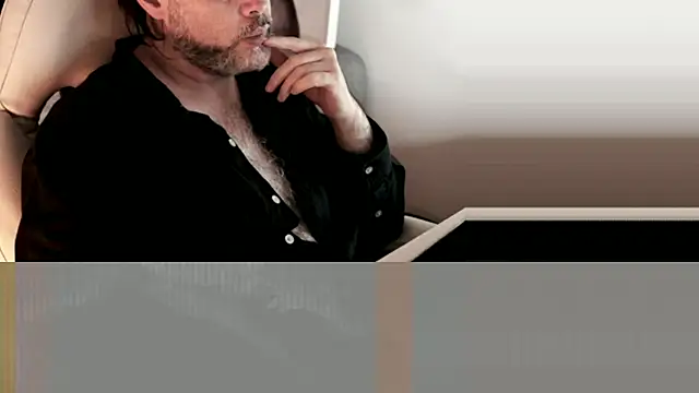 Sanders White online show from December 31, 1:47 am