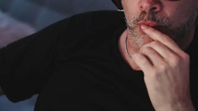 Sanders White online show from February 26, 4:47 am