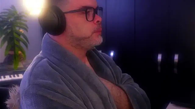 Sanders White online show from September 15, 1:44 pm