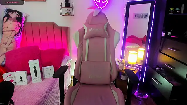 lilly sweett online show from January 13, 6:06 am