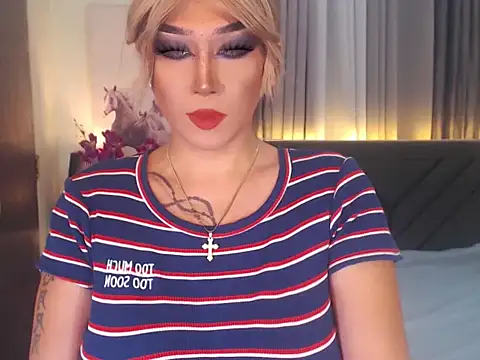 Snapshot of Transdomts4u chatting on October 26, 4:24 pm Transdomts4u online show from October 26, 4:24 pm