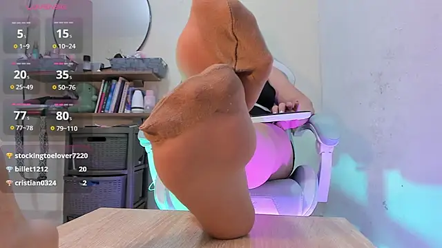 zoe 37 online show from February 26, 6:58 am