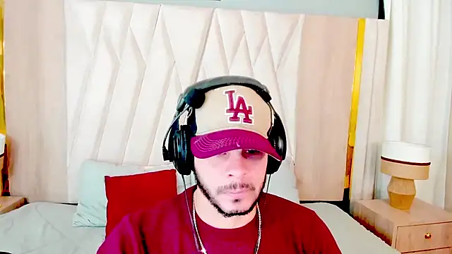 hottstuffx69 online show from November 8, 3:50 am