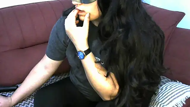 insatiableeee online show from December 3, 7:33 pm