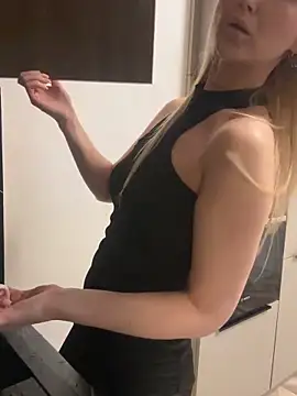 HotyPlays online show from February 18, 12:06 pm