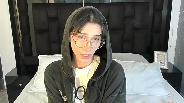 AndyWiilliams online show from February 2, 8:51 pm