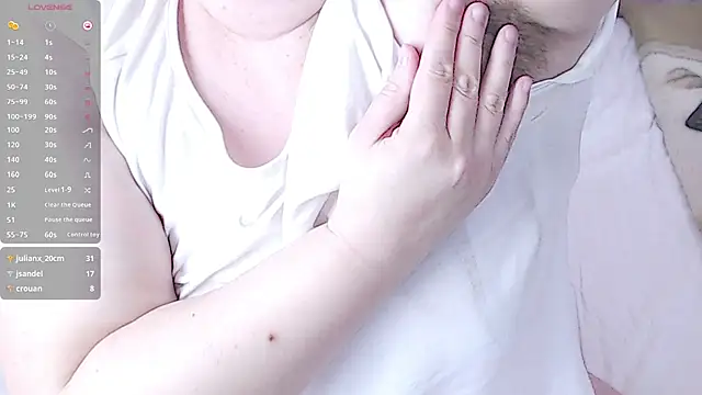 Snapshot of Heartful_BBW chatting on March 10, 12:48 pm Heartful BBW online show from March 10, 12:48 pm