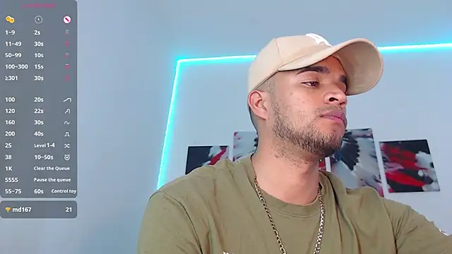 Snapshot of Bigcock_21cm_ chatting on December 4, 11:02 pm Bigcock 21cm online show from December 4, 11:02 pm