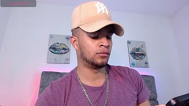 Snapshot of Bigcock_21cm_ chatting on December 5, 8:11 pm Bigcock 21cm online show from December 5, 8:11 pm