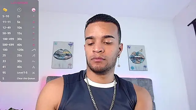 Snapshot of Bigcock_21cm_ chatting on December 11, 7:57 pm Bigcock 21cm online show from December 11, 7:57 pm