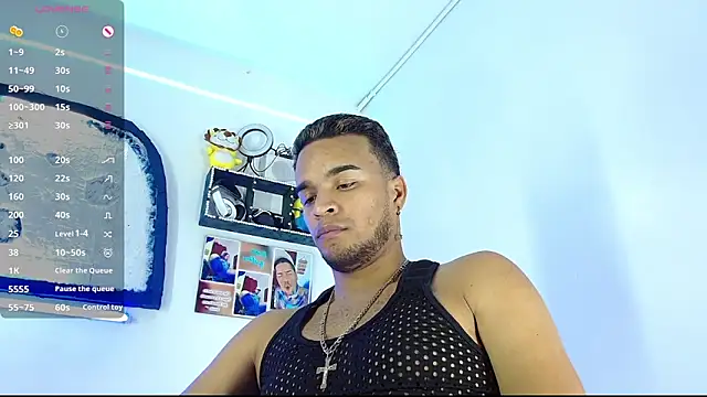 Snapshot of Bigcock_21cm_ chatting on January 27, 9:55 pm Bigcock 21cm online show from January 27, 9:55 pm