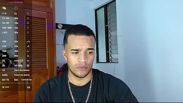 Snapshot of Bigcock_21cm_ chatting on February 25, 10:18 pm Bigcock 21cm online show from February 25, 10:18 pm