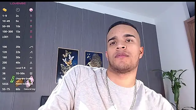 Snapshot of Bigcock_21cm_ chatting on March 18, 7:53 pm Bigcock 21cm online show from March 18, 7:53 pm