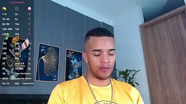 Snapshot of Bigcock_21cm_ chatting on March 19, 7:49 pm Bigcock 21cm online show from March 19, 7:49 pm