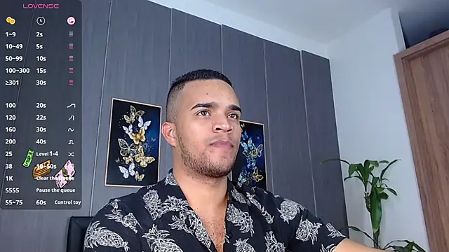 Snapshot of Bigcock_21cm_ chatting on March 21, 7:35 pm Bigcock 21cm online show from March 21, 7:35 pm