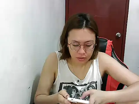 crizzybel online show from February 13, 11:26 pm