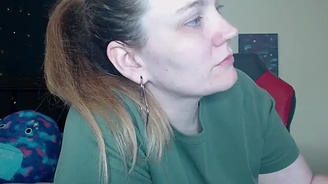 Snapshot of ToxicLilly chatting on December 2, 8:52 am ToxicLilly online show from December 2, 8:52 am