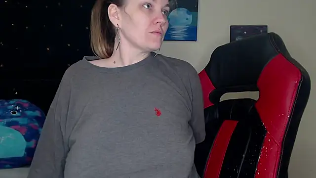 Snapshot of ToxicLilly chatting on December 10, 8:40 am ToxicLilly online show from December 10, 8:40 am