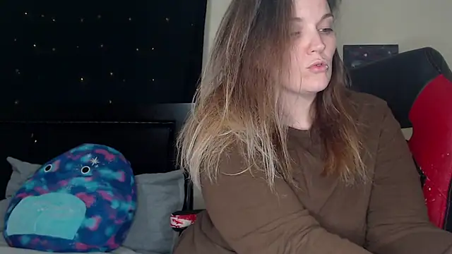 Snapshot of ToxicLilly chatting on December 13, 7:36 am ToxicLilly online show from December 13, 7:36 am