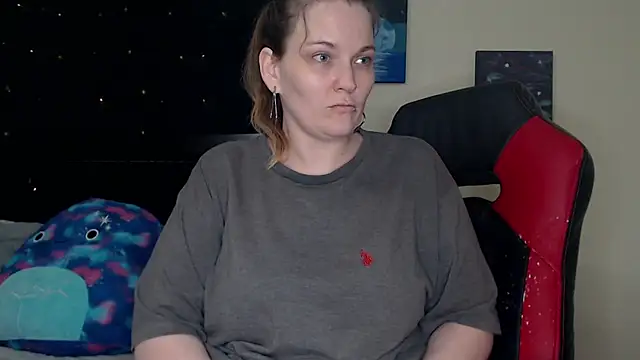 Snapshot of ToxicLilly chatting on December 17, 7:40 am ToxicLilly online show from December 17, 7:40 am