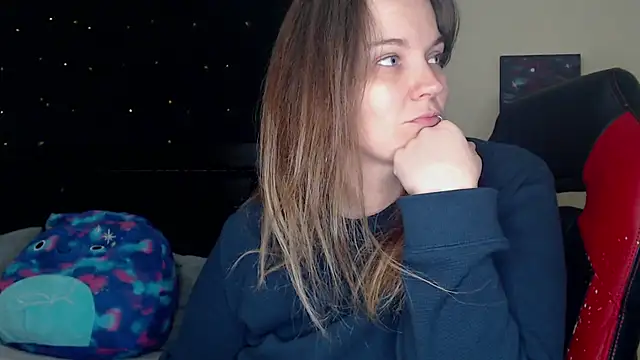 Snapshot of ToxicLilly chatting on December 19, 8:34 am ToxicLilly online show from December 19, 8:34 am