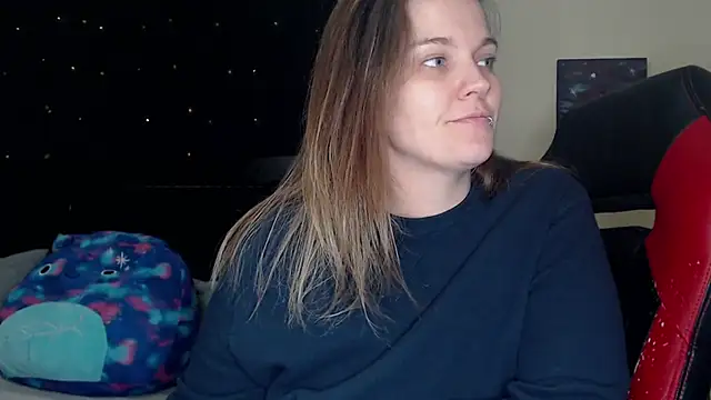 Snapshot of ToxicLilly chatting on December 19, 11:39 am ToxicLilly online show from December 19, 11:39 am