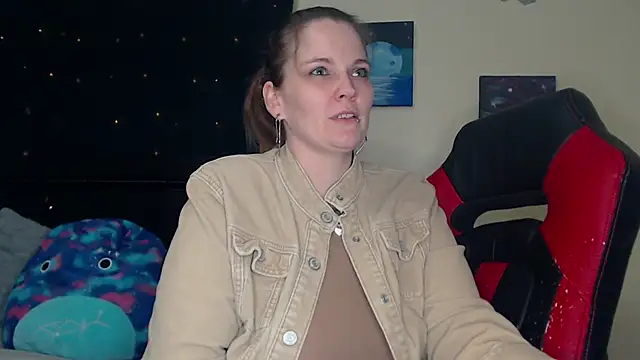 Snapshot of ToxicLilly chatting on December 21, 11:33 am ToxicLilly online show from December 21, 11:33 am