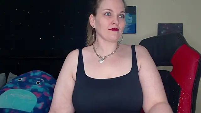 Snapshot of ToxicLilly chatting on January 4, 1:21 pm ToxicLilly online show from January 4, 1:21 pm