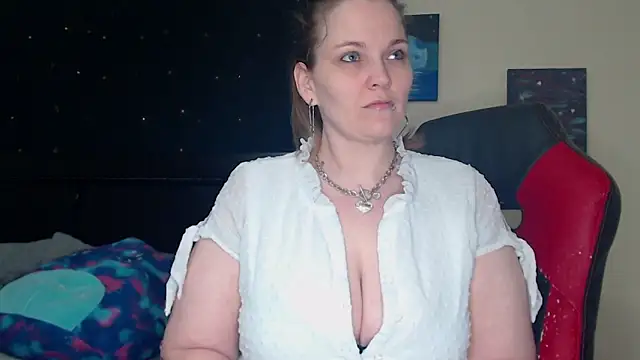 Snapshot of ToxicLilly chatting on January 11, 7:49 am ToxicLilly online show from January 11, 7:49 am