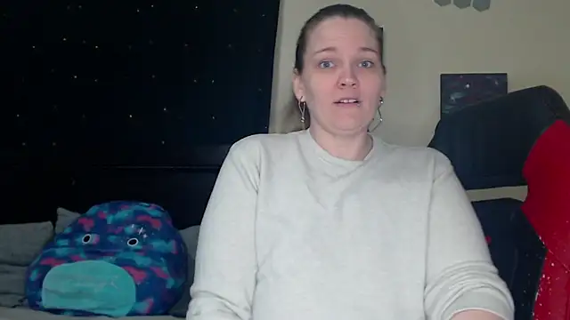 Snapshot of ToxicLilly chatting on January 22, 8:29 am ToxicLilly online show from January 22, 8:29 am