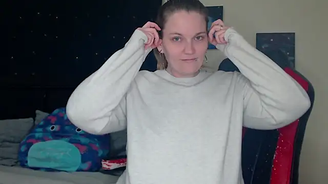 Snapshot of ToxicLilly chatting on January 22, 11:34 am ToxicLilly online show from January 22, 11:34 am