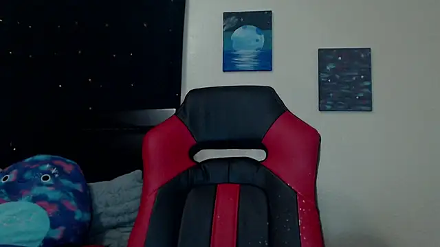 Snapshot of ToxicLilly chatting on March 15, 10:35 am ToxicLilly online show from March 15, 10:35 am