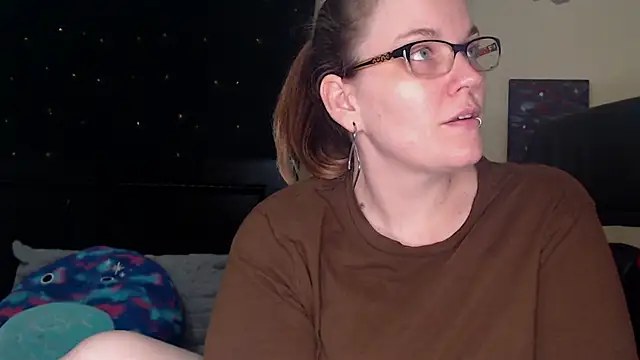 Snapshot of ToxicLilly chatting on March 17, 6:18 am ToxicLilly online show from March 17, 6:18 am