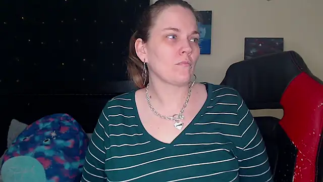 Snapshot of ToxicLilly chatting on March 23, 8:04 am ToxicLilly online show from March 23, 8:04 am