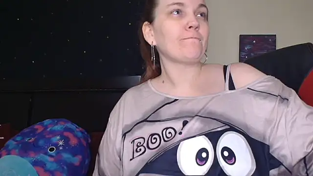 Snapshot of ToxicLilly chatting on October 18, 8:26 am ToxicLilly online show from October 18, 8:26 am