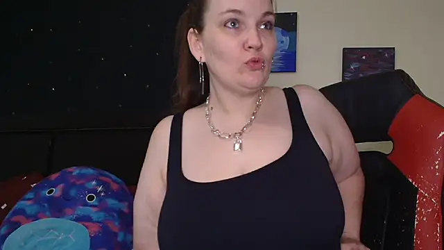 Snapshot of ToxicLilly chatting on October 25, 7:05 am ToxicLilly online show from October 25, 7:05 am