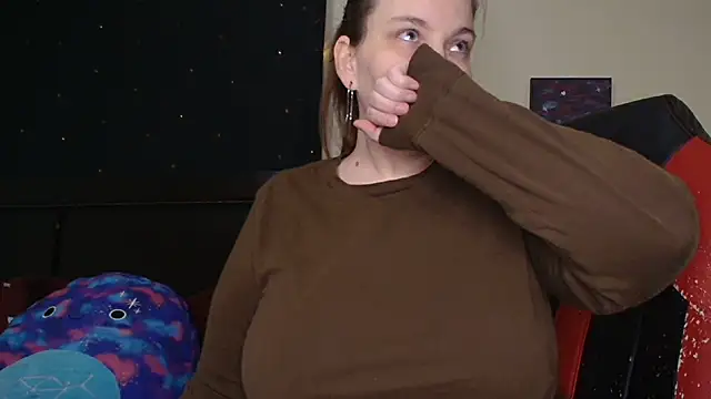 Snapshot of ToxicLilly chatting on November 4, 7:29 am ToxicLilly online show from November 4, 7:29 am