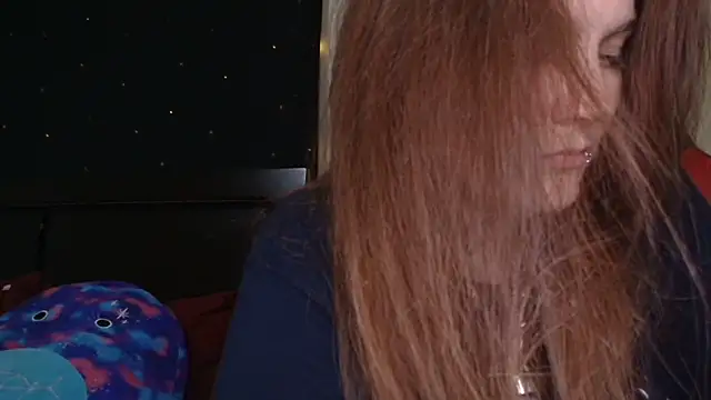 Snapshot of ToxicLilly chatting on November 15, 9:39 am ToxicLilly online show from November 15, 9:39 am