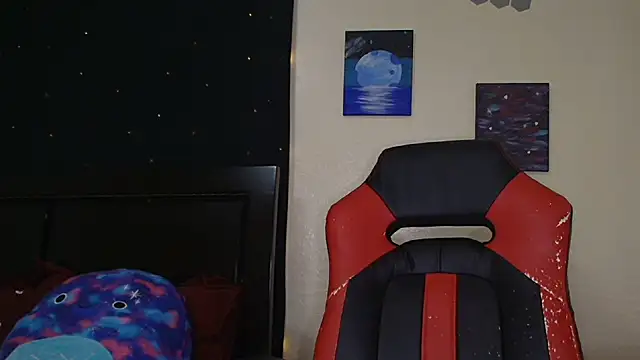 Snapshot of ToxicLilly chatting on November 16, 9:48 am ToxicLilly online show from November 16, 9:48 am