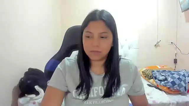 Leylafourniert online show from December 21, 9:47 pm