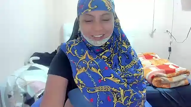 Leylafourniert online show from December 28, 10:34 pm