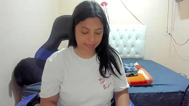 Leylafourniert online show from March 22, 8:26 pm