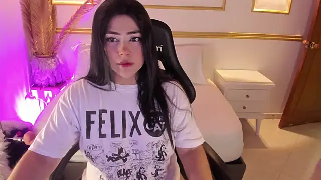 lucy26  online show from January 30, 2:27 am